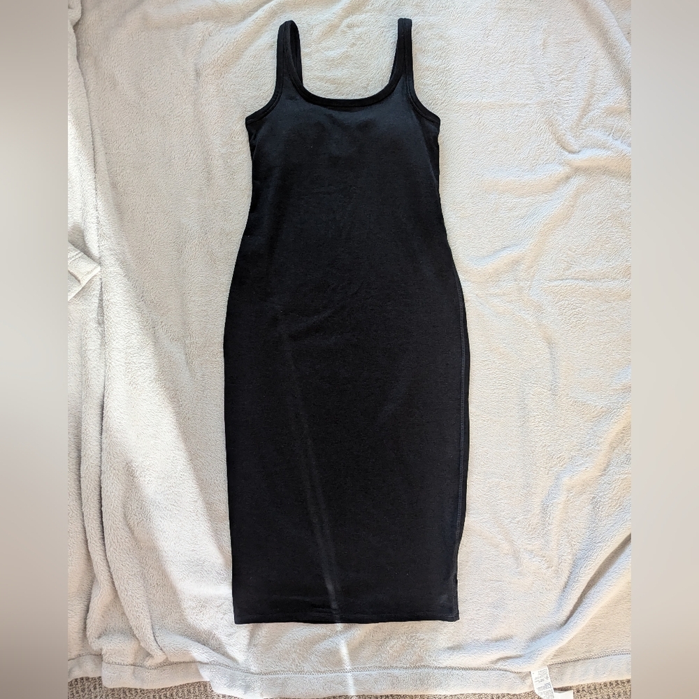 NWOT Vuori Halo Essential Dress, Heather Black, XS